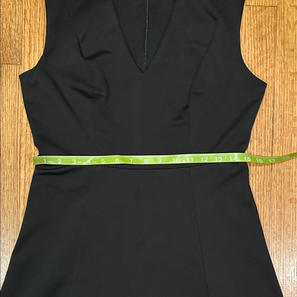 Classic Black Sleeveless V-Neck Dress Size Medium - Picture 13 of 14